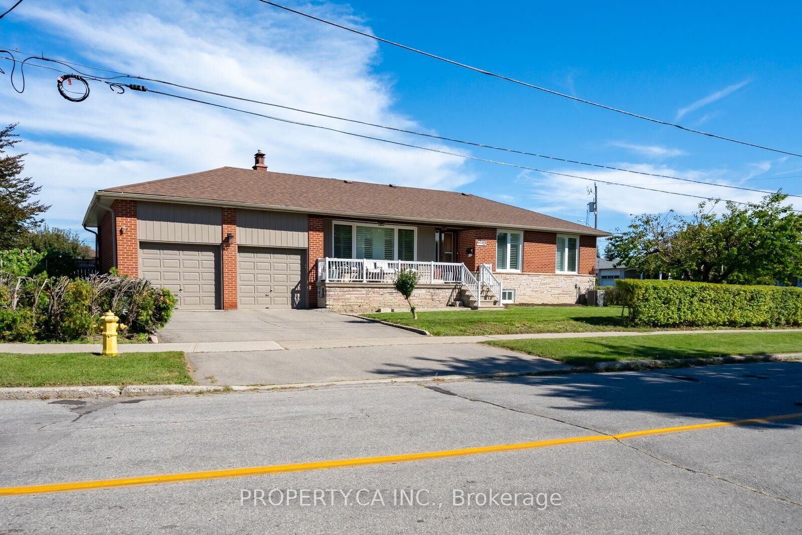 Property Photo:  14 Alladin Avenue Bsmt  ON M6L 1S5 