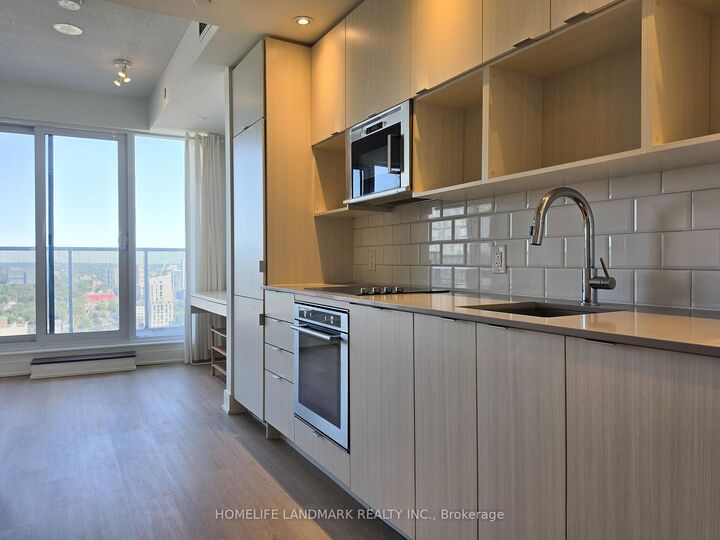 Property Photo:  89 McGill Street 2507  ON M5B 0B1 