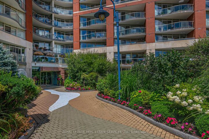 Property Photo:  550 Queens Quay W 707  ON M5V 3M8 