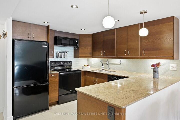 Property Photo:  65 Scadding Avenue 211  ON M5A 4L1 