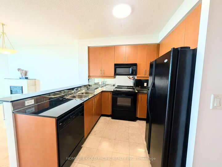 Property Photo:  300 Bloor Street E 2102  ON M4W 3Y2 