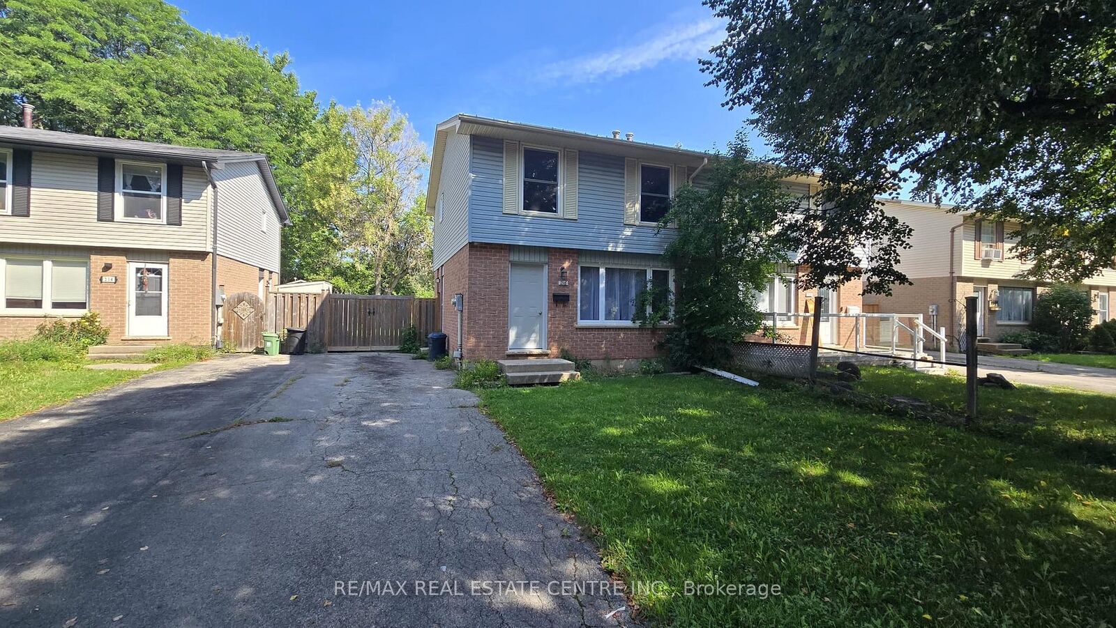 Property Photo:  216 Brunswick Crescent  ON N6G 3L2 