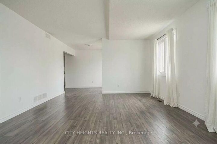 Property Photo:  510 Essa Road 44  ON L4N 7L5 