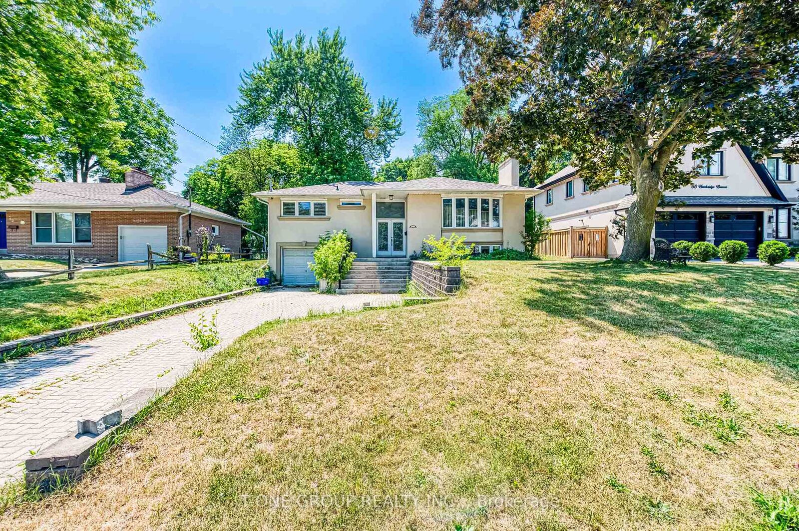 Property Photo:  64 Hawkridge Avenue  ON L3P 1V9 