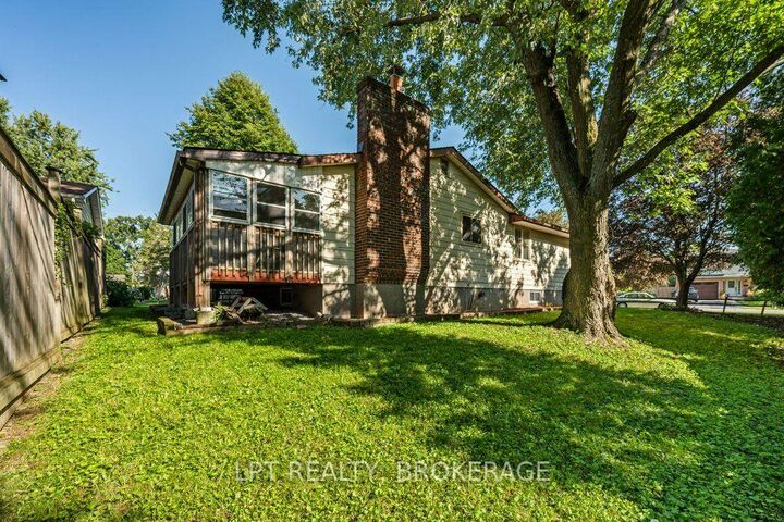 Property Photo:  785 Allum Avenue  ON K7M 7A3 