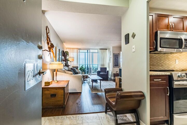 Property Photo:  627 The West Mall N/A 2010  ON M9C 4X5 