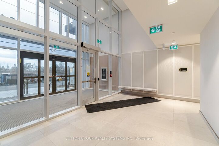 Property Photo:  36 Zorra Street 1607  ON M8Z 0G5 