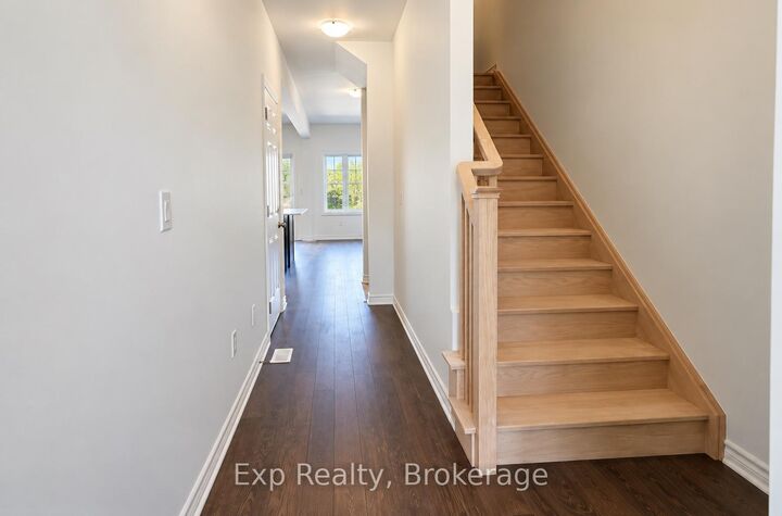 Property Photo:  39 Lincoln Drive  ON K8N 0T7 