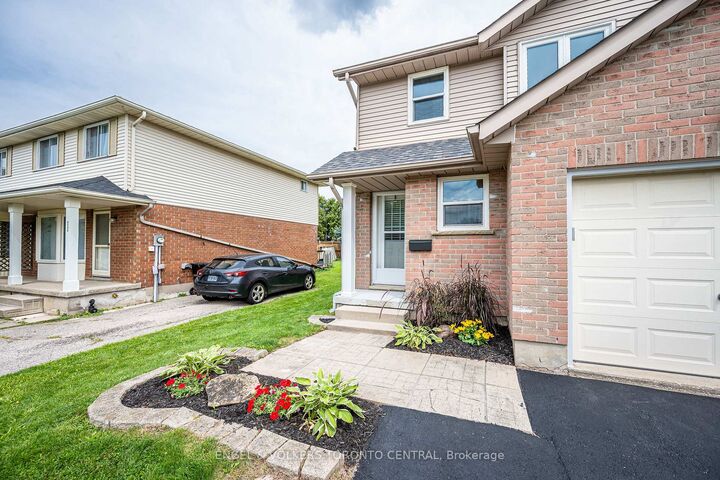 Property Photo:  601 Pinerow Crescent  ON N2T 2K6 