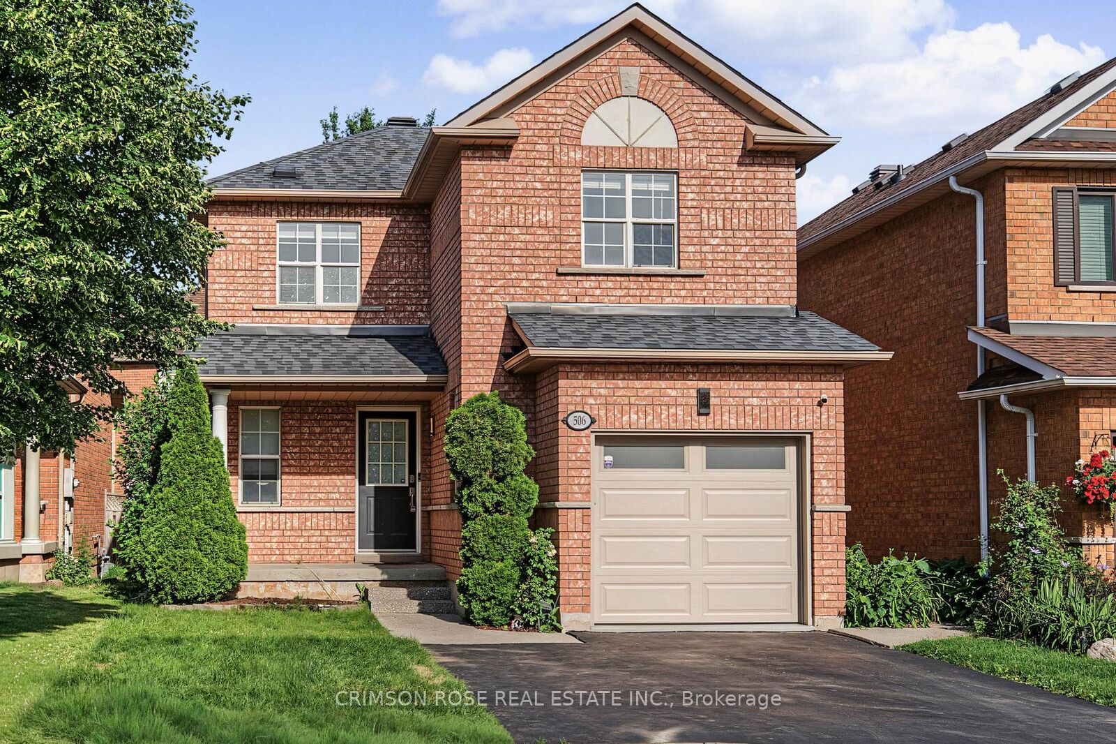 Property Photo:  506 Pondview Place  ON L6H 6S3 