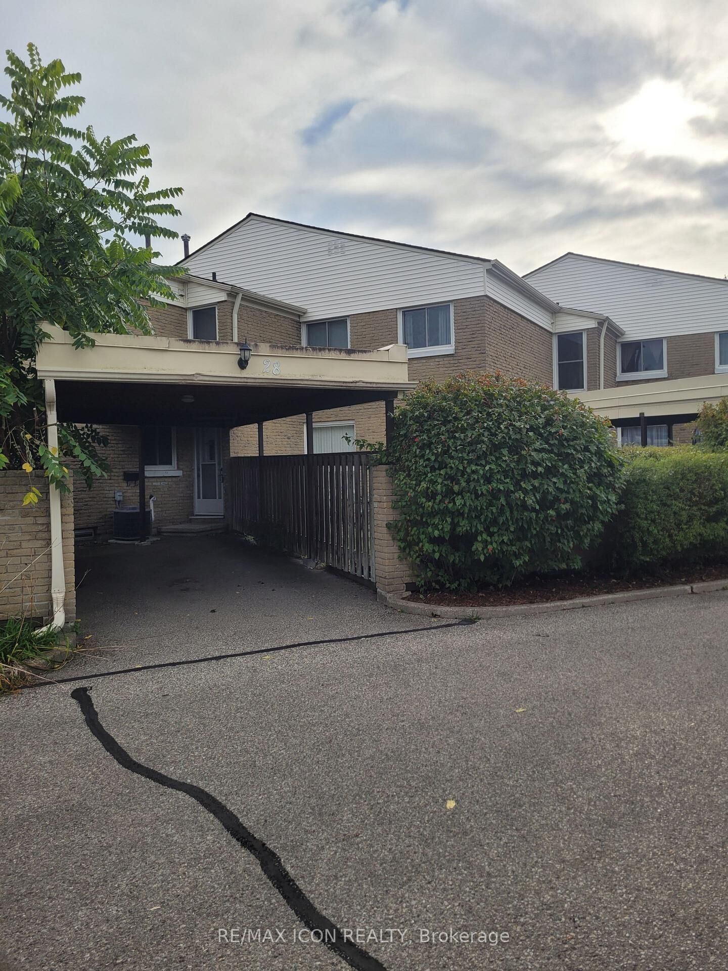Property Photo:  415 Morgan Avenue 28  ON N2A 2V6 
