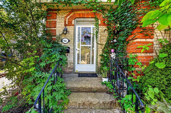 Property Photo:  156 Terrace Hill Street  ON N3R 1G6 