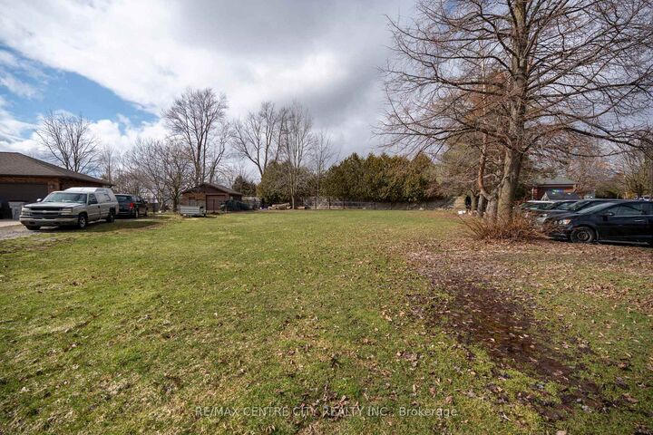 Property Photo:  2 Kennedy Court  ON N0M 2A0 
