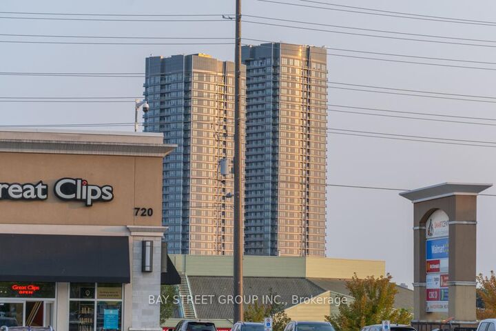 Property Photo:  50 Upper Mall Way S 1005 B  ON L4J 0L8 