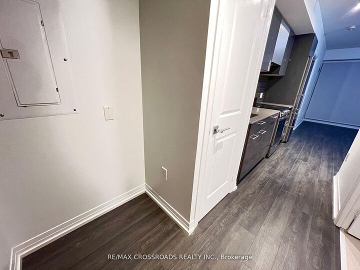 Property Photo:  200 Dundas Street E 808  ON M5B 0C3 
