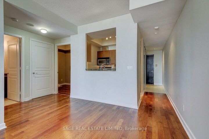 Property Photo:  438 Richmond Street W 1105  ON M5V 3S6 