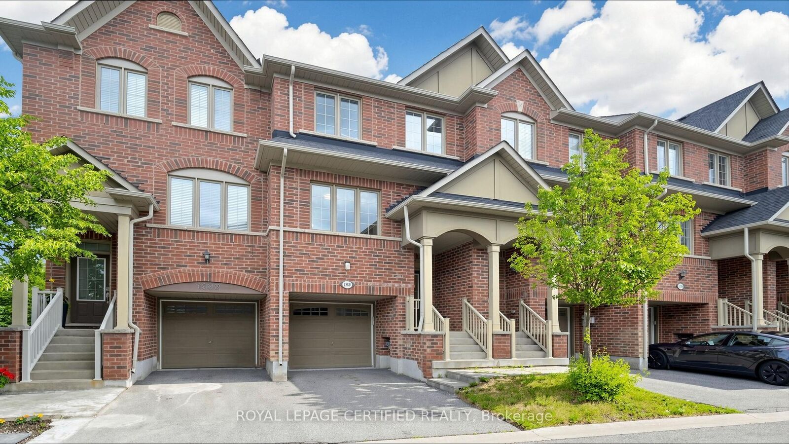 Property Photo:  1380 Granrock Crescent  ON L5V 0E1 