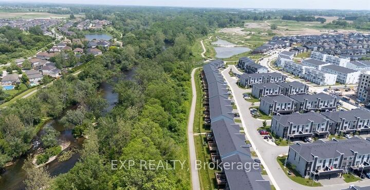 Property Photo:  177 Edgevalley Road 39  ON N5V 0C5 