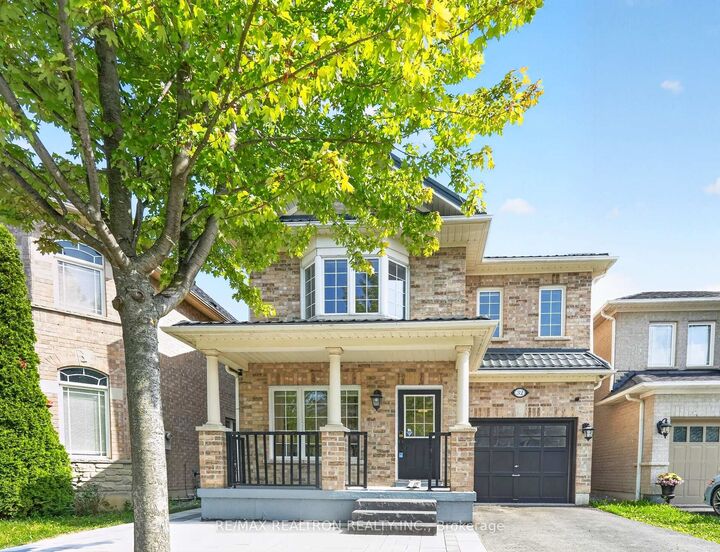 Property Photo:  32 Whitlock Crescent  ON L1Z 2B2 