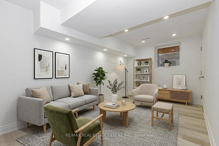 Property Photo:  17 Scotia Drive #2  ON L6Y 2W3 