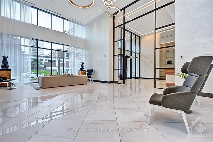 Property Photo:  255 Bay Street 706  ON K1R 0C5 