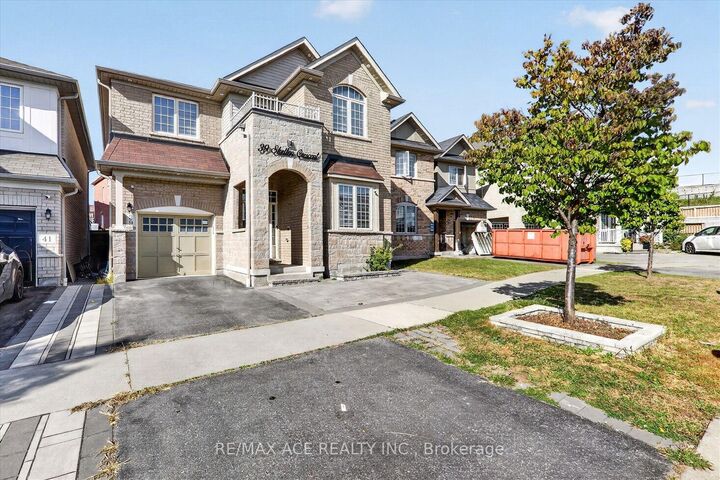 Property Photo:  39 Skelton Crescent  ON L1Z 1R4 