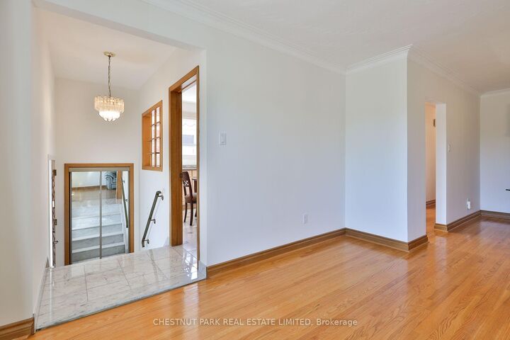 Property Photo:  28 Charrington Crescent  ON M3L 2C4 