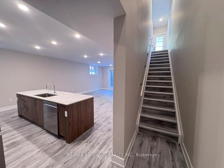 Property Photo:  613 Parkview Road 4  ON K1Z 6E6 