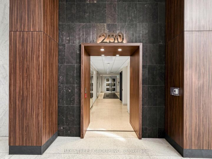 Property Photo:  250 Wellington Street W 1134  ON M5V 3P6 