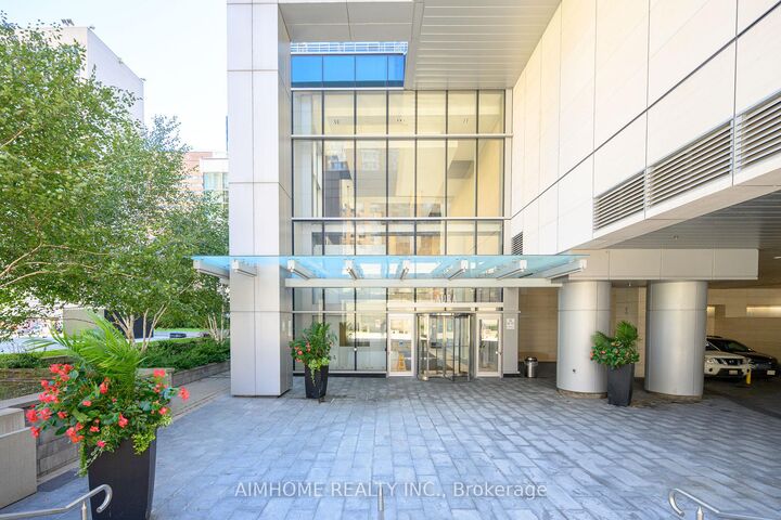 Property Photo: 386 Yonge Street 1405 ON M5B 0A5