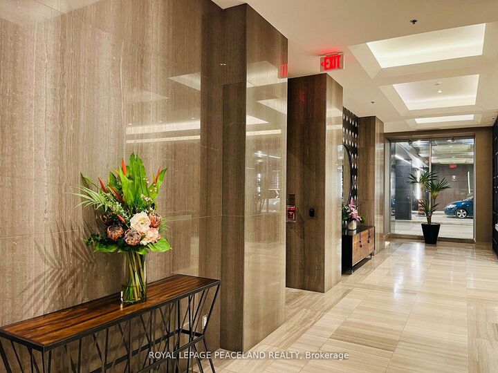 Property Photo:  111 St. Clair Avenue W 1607  ON M4V 1N5 
