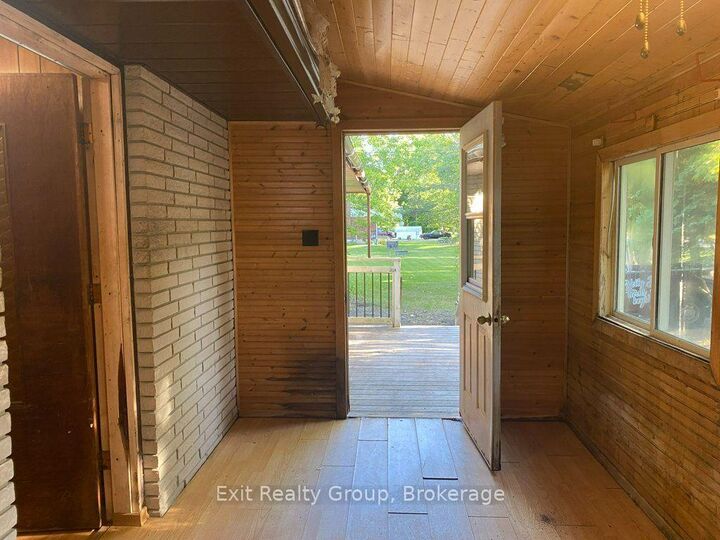 Property Photo:  553 Murray Street  ON K8V 5P4 