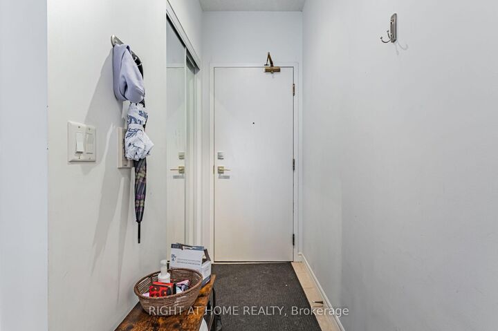 Property Photo:  28 Byng Avenue 301  ON M2N 7H4 