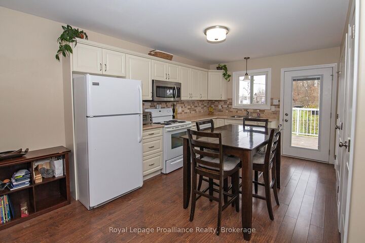 Property Photo:  494 Metcalf Street  ON K0K 3J0 
