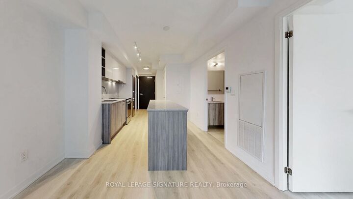 Property Photo:  31 Tippett Road 543  ON M3H 0C8 