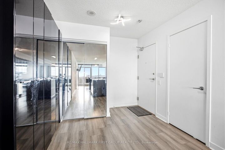 Property Photo:  29 Singer Court 1615  ON M2K 0B3 