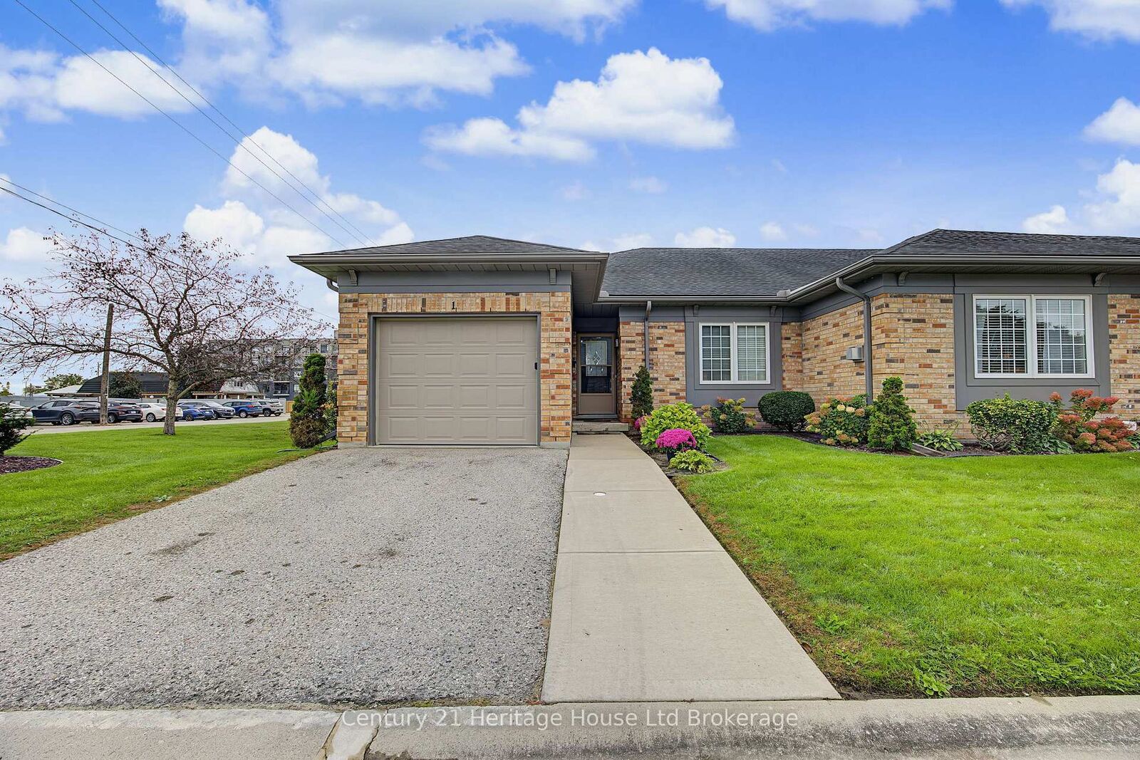 Property Photo: 105 King Street 1 ON N4G 5V1