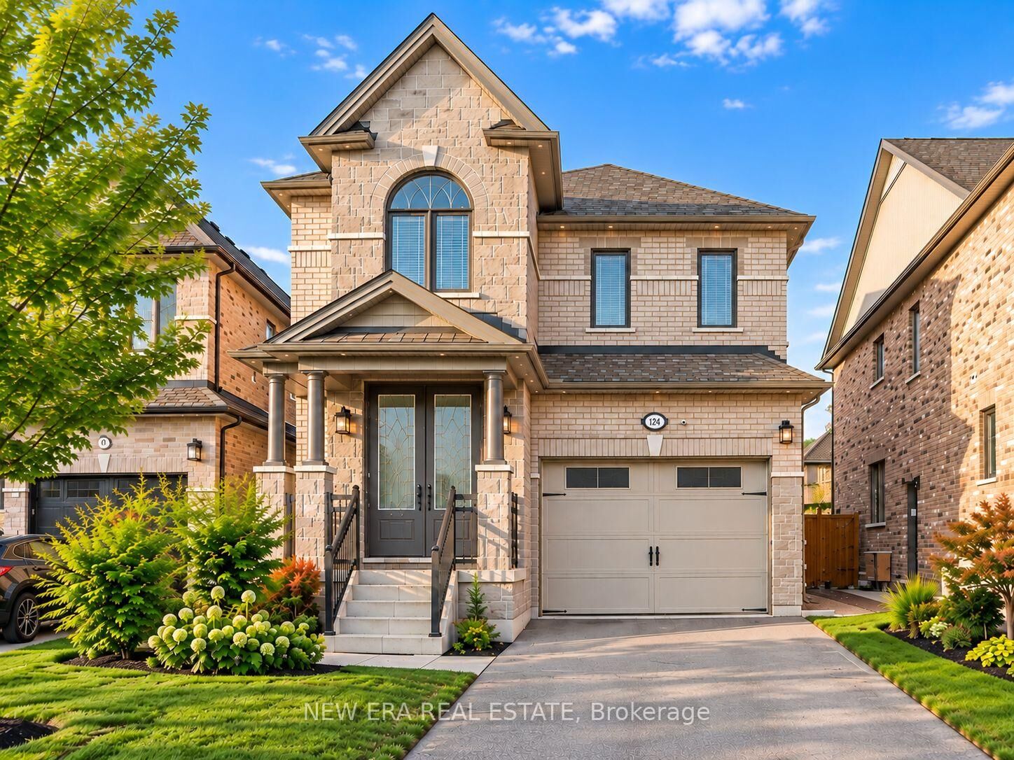 Property Photo:  124 Walker Boulevard  ON L9R 0R1 