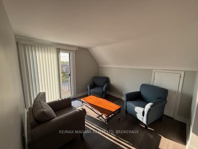 Property Photo:  12 West Street S Upper  ON L2V 2R6 