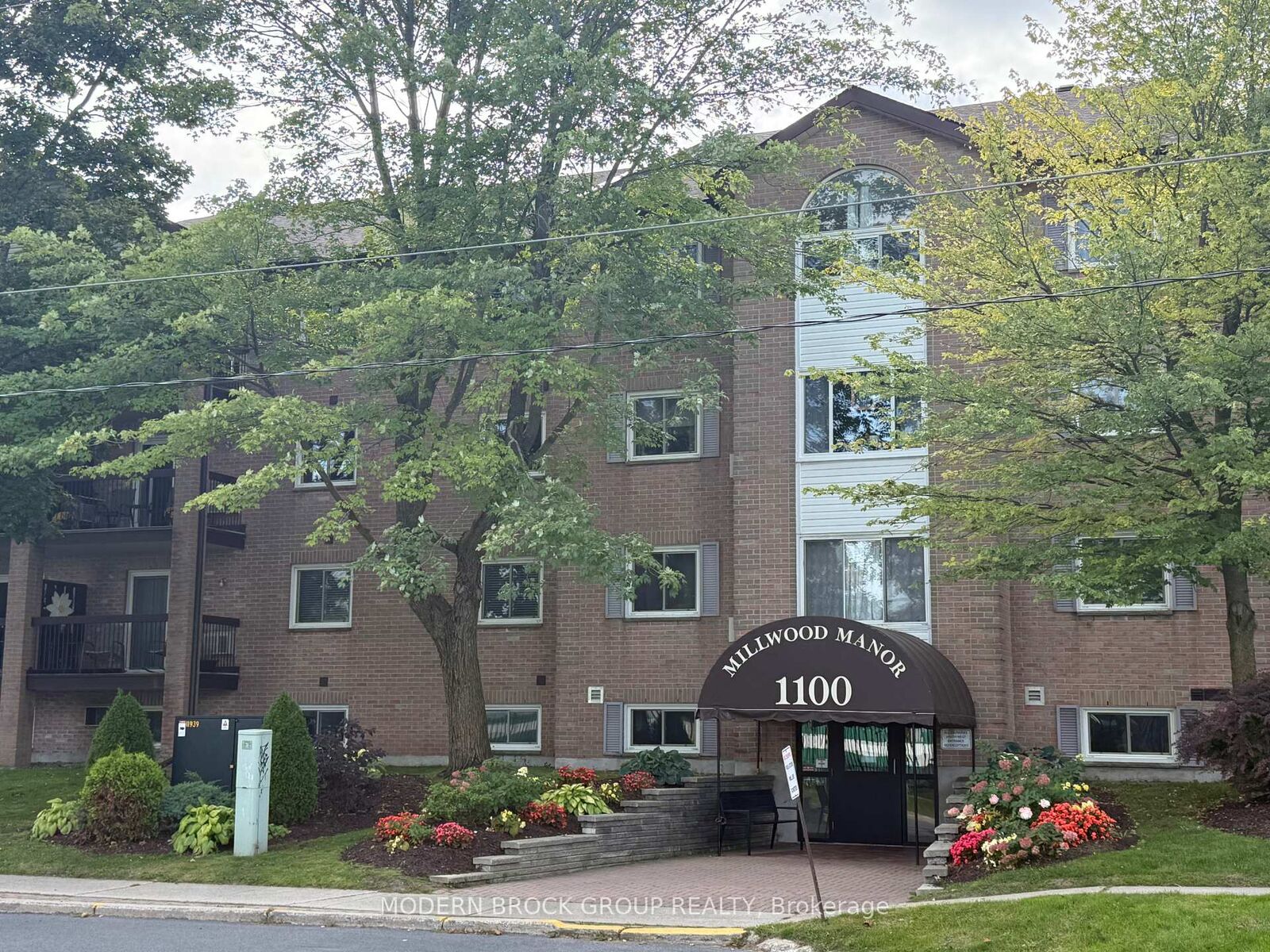 Property Photo: 1100 Millwood Avenue 105 ON K6V 6Z3