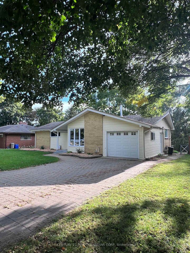Property Photo:  604 Headley Drive  ON N6H 3V4 