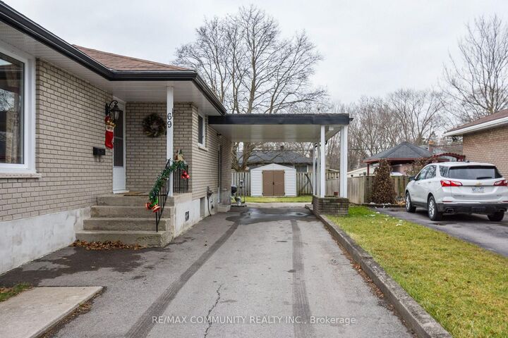 Property Photo:  69 Elizabeth Crescent Main Floor  ON K8N 1K7 