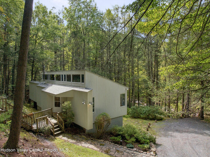 Property Photo:  142 Stony Clove  NY 12416 