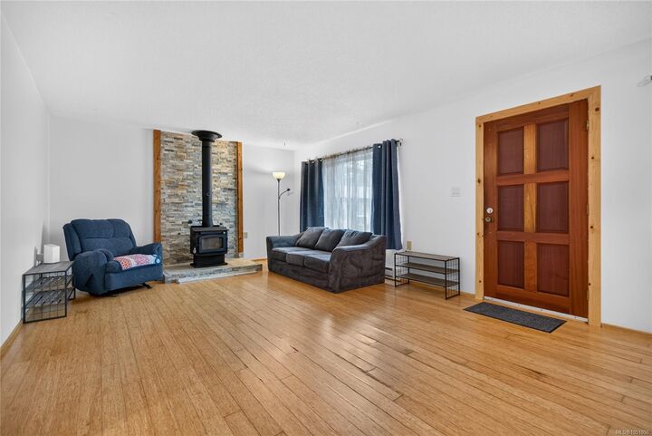 Property Photo:  7842 Tozer Rd  BC V0R 1W0 