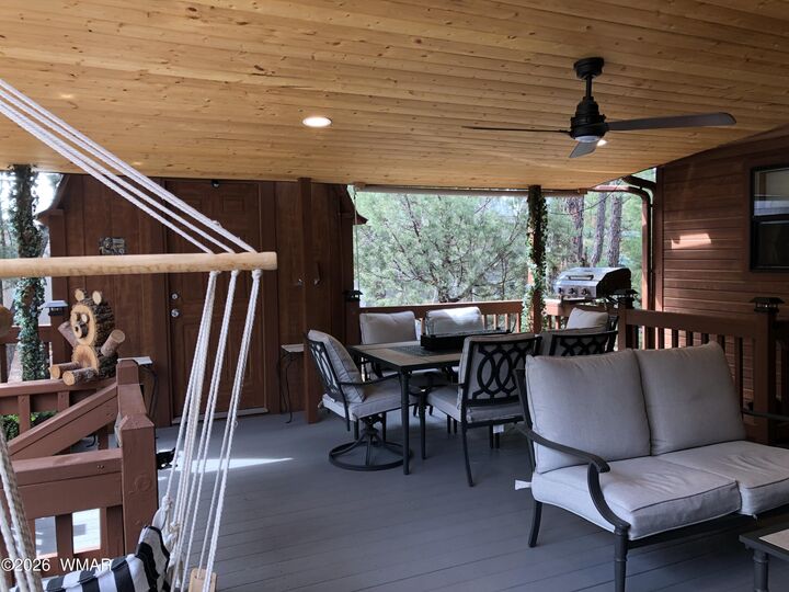 Property Photo: 2200 E Elizabeth Avenue AZ 85901