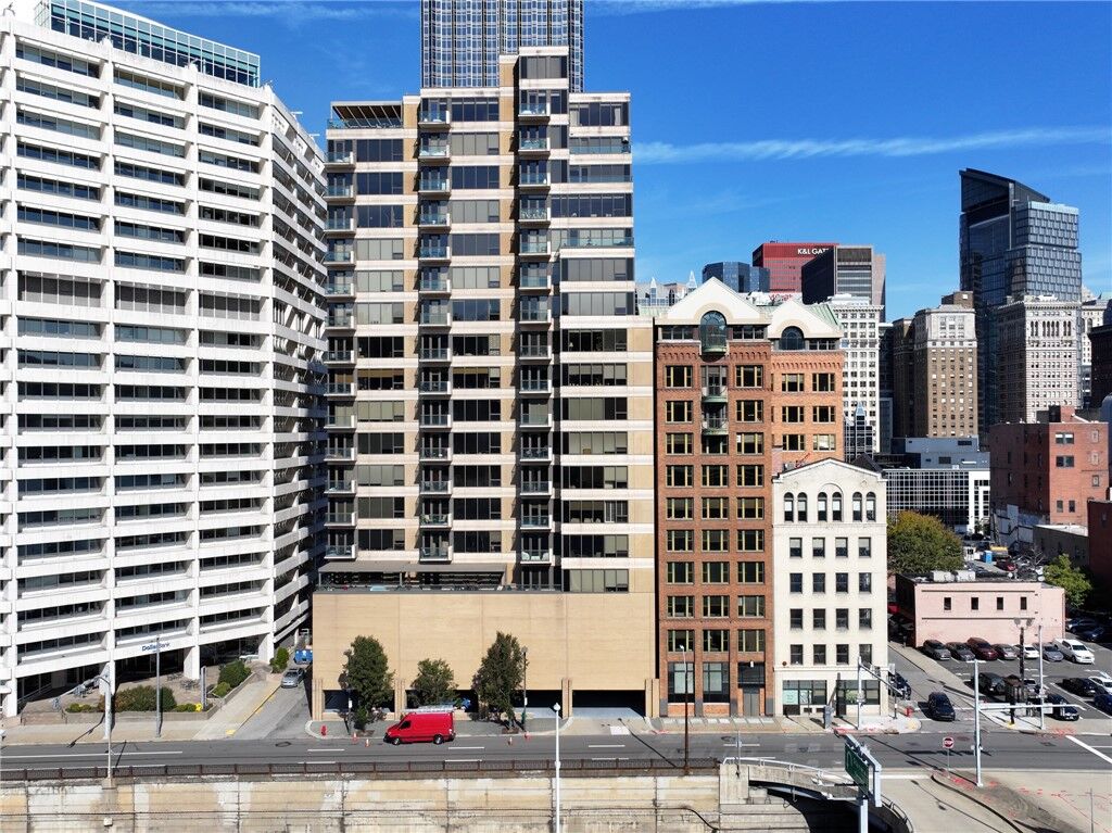 Property Photo:  151 Fort Pitt Blvd 1402  PA 15222 