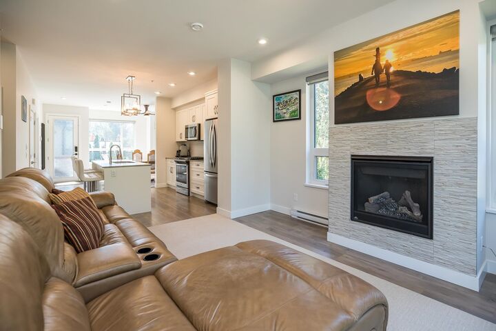 Property Photo: 1188 Main Street 47 BC V8B 0Z3