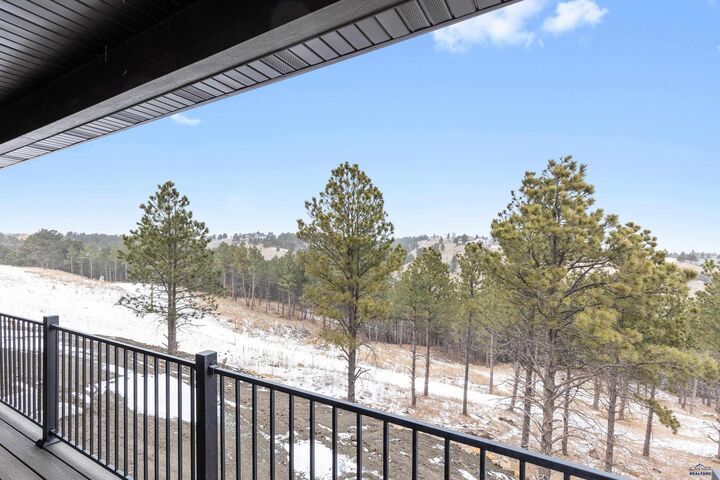Property Photo: 1214 Pinnacle Ct SD 57701