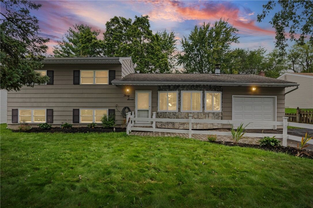 Property Photo:  37 Green Acorn Lane  NY 14467 