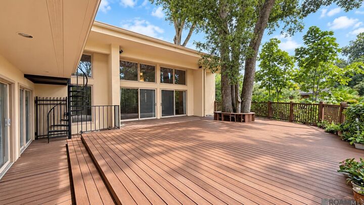 Property Photo:  6648 Highland Rd  LA 70810 